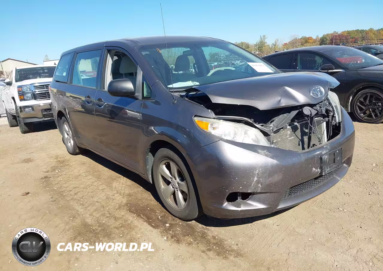 2014 Toyota Sienna L V6 7 Passenger