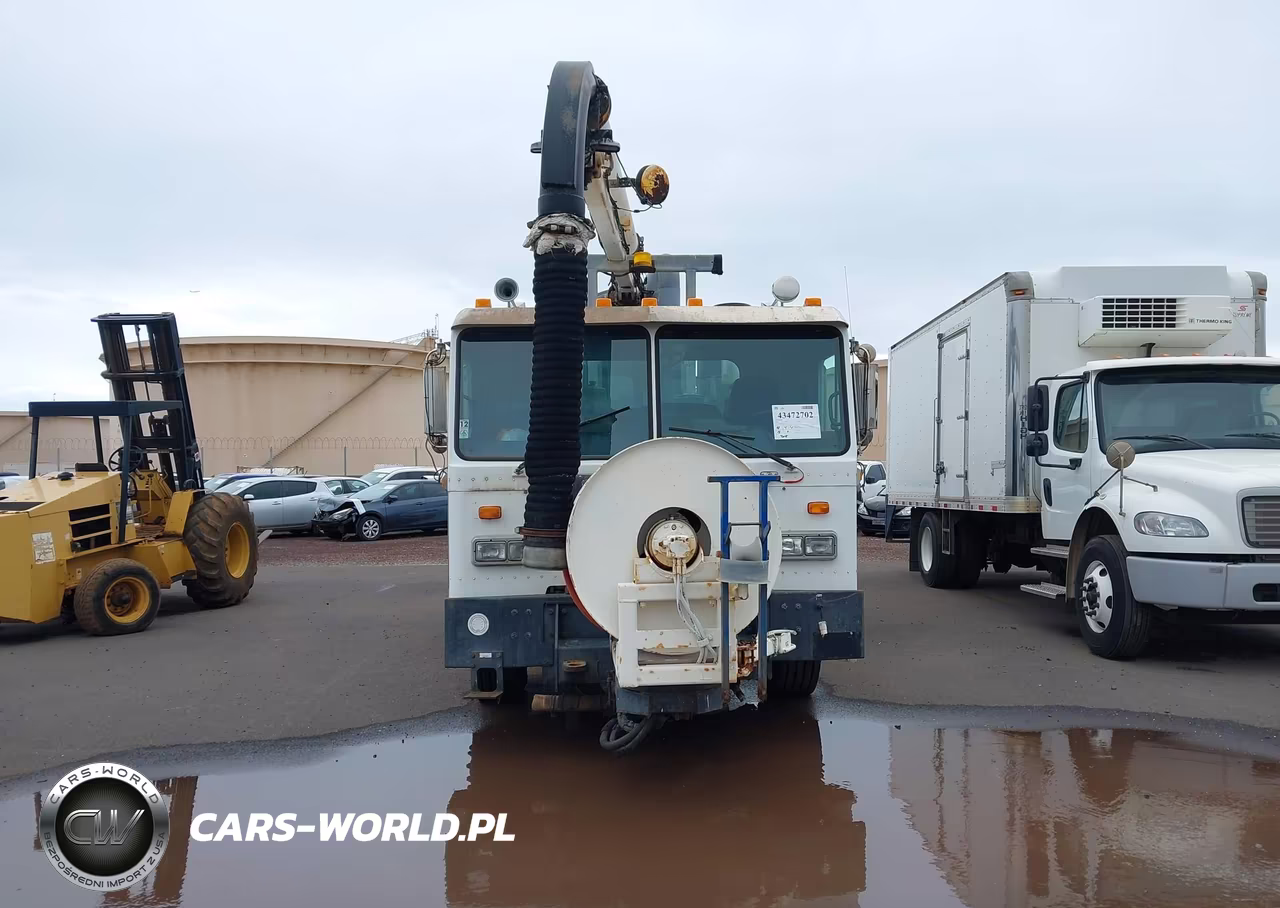 2006 Peterbilt 320 VIN:1NPZL00X06D717083 - 16