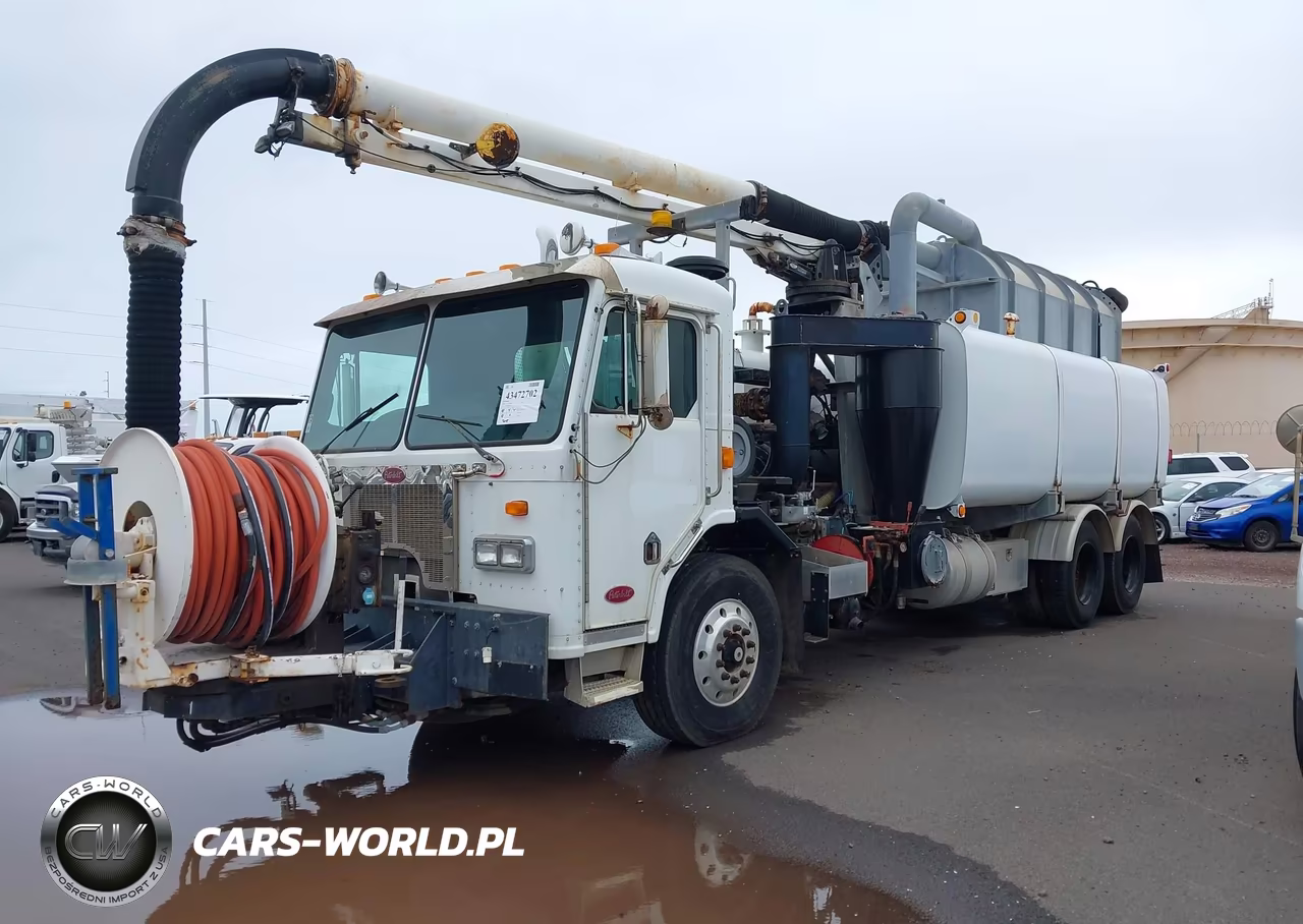 2006 Peterbilt 320 VIN:1NPZL00X06D717083 - 2