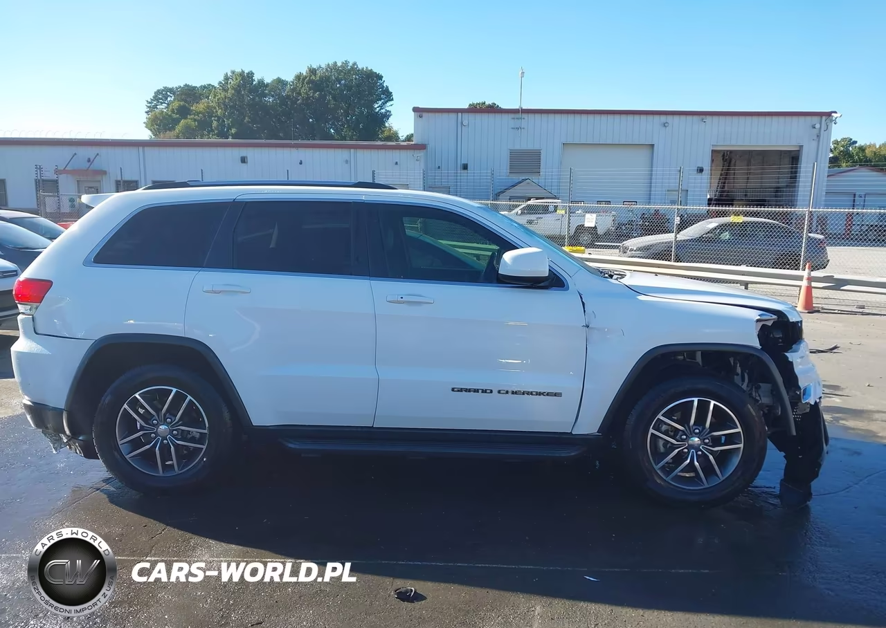 2018 Jeep Grand Cherokee Laredo E 4X2 VIN:1C4RJEAG3JC238874 - 13