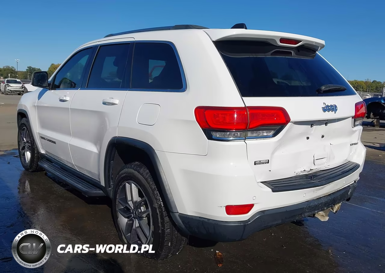 2018 Jeep Grand Cherokee Laredo E 4X2 VIN:1C4RJEAG3JC238874 - 3