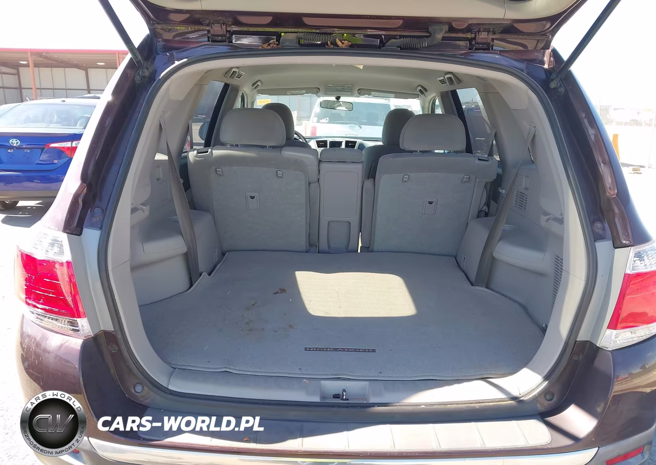 2011 Toyota Highlander Base V6 VIN:5TDBK3EHXBS067160 - 17