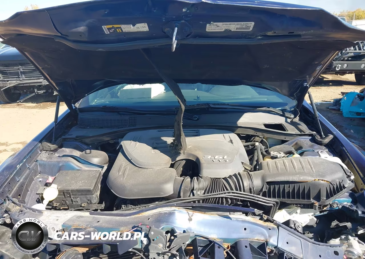 2015 Chrysler 300 300S VIN:2C3CCABG5FH767047 - 10