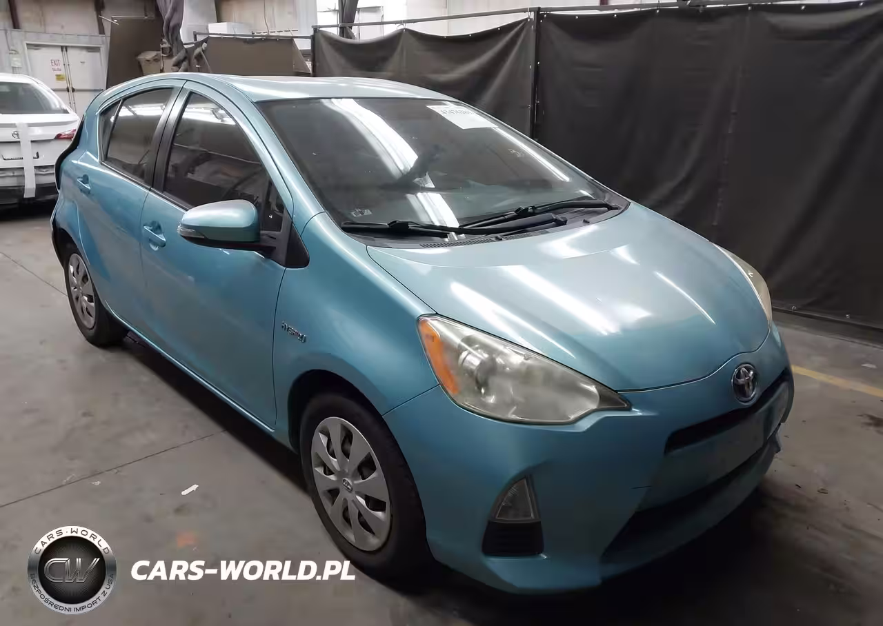 2013 Toyota Prius C Two