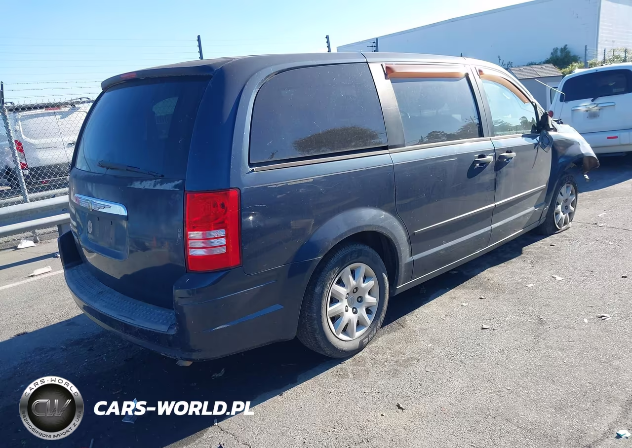 2008 Chrysler Town & Country Lx VIN:2A8HR44H18R840380 - 4