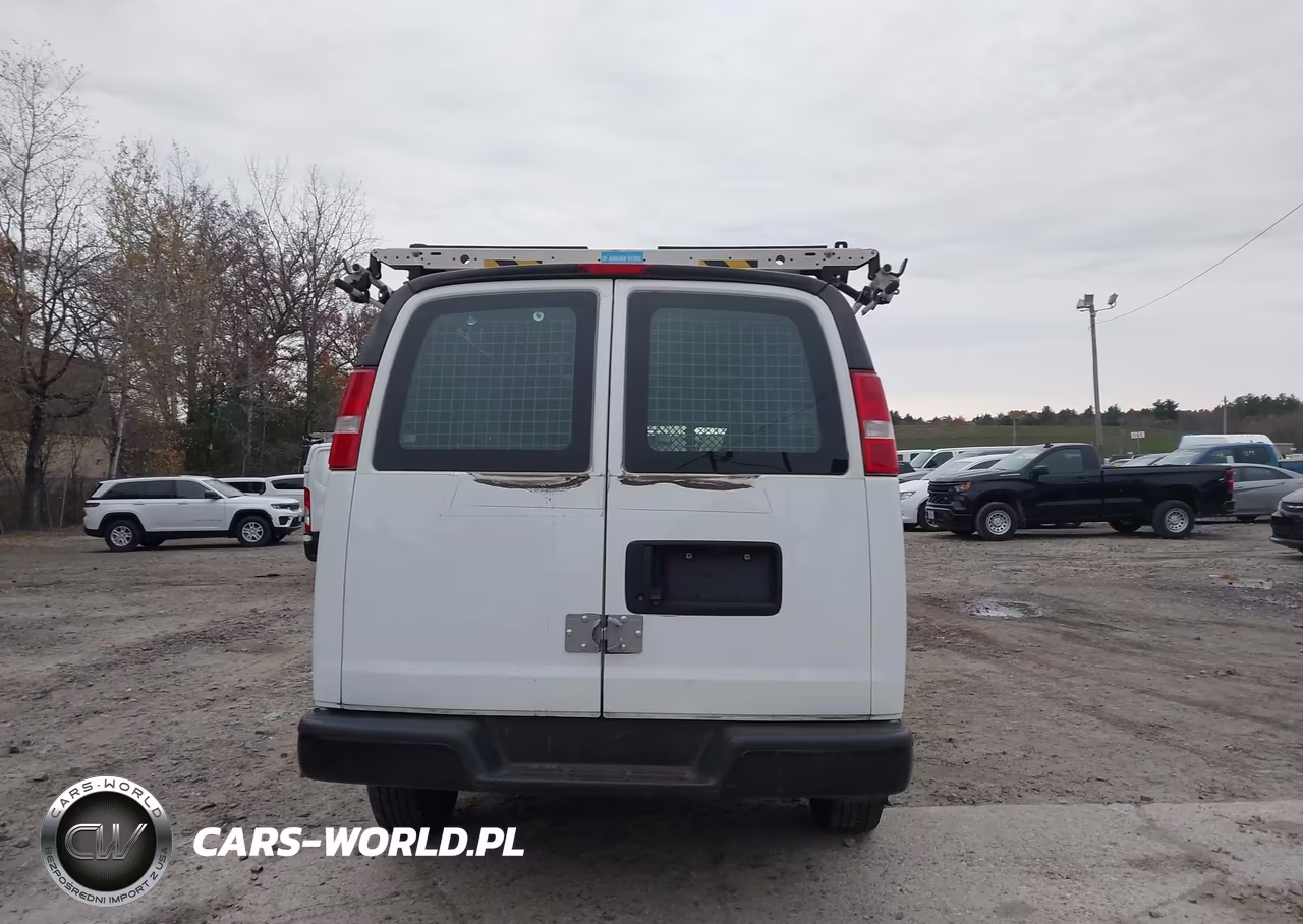 2018 GMC Savana 2500 Work Van VIN:1GTW7AFGXJ1332376 - 16