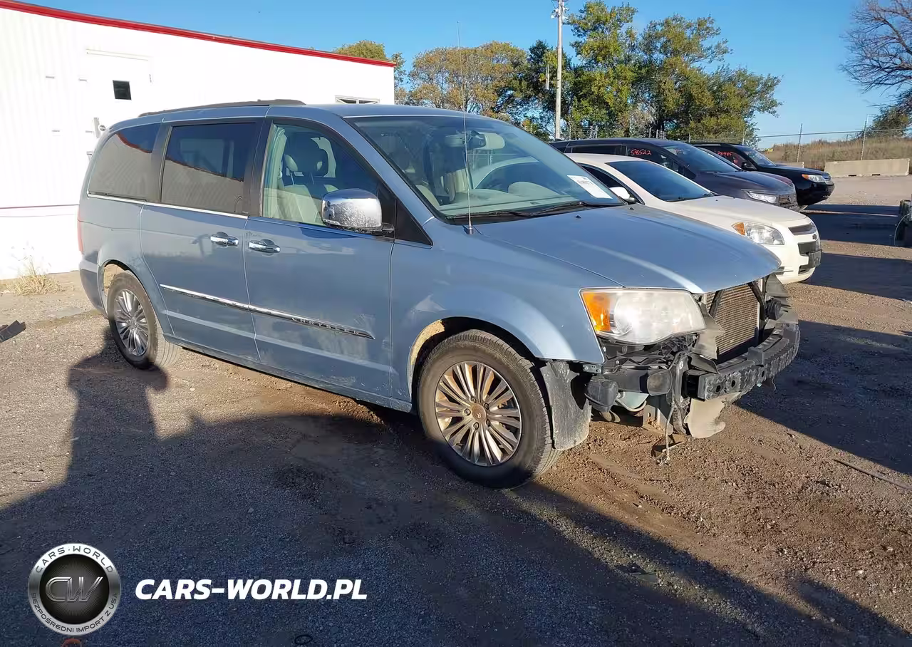 2013 Chrysler Town & Country Touring-L