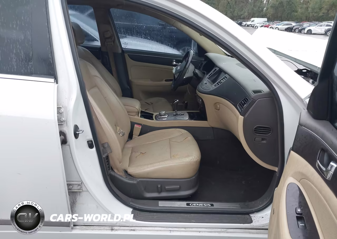 2011 Hyundai Genesis 4.6 VIN:KMHGC4DF5BU114384 - 5