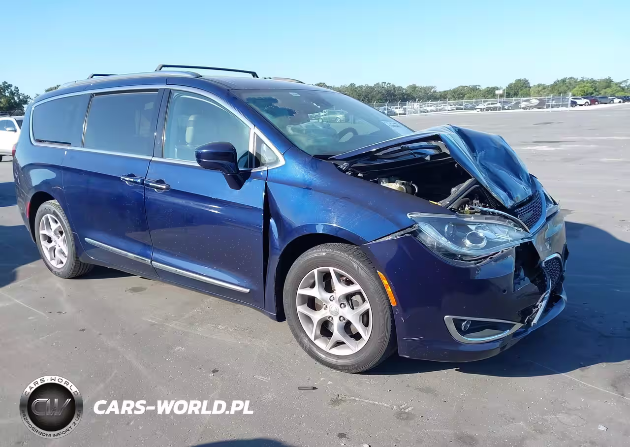 2017 Chrysler Pacifica Touring-L Plus