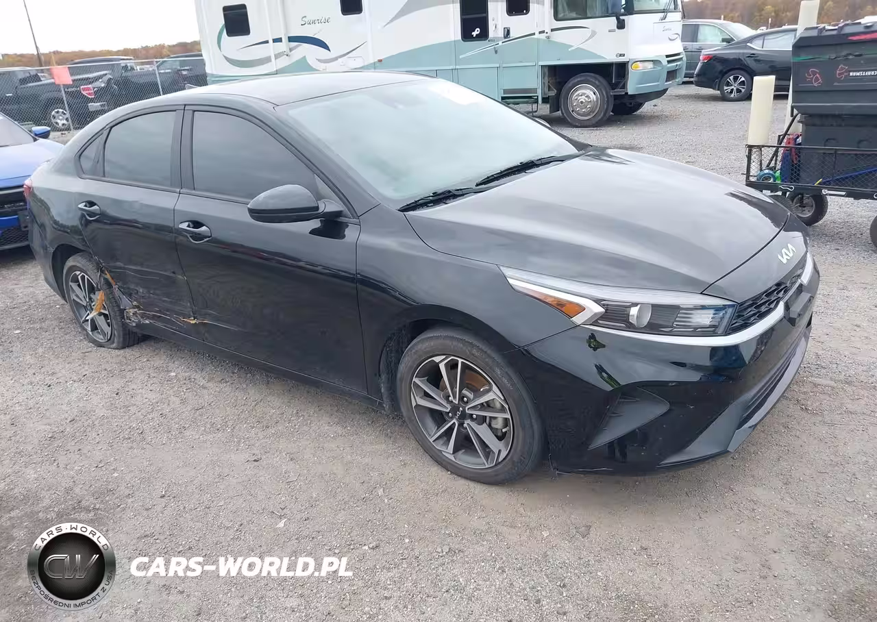 2023 Kia Forte Lxs