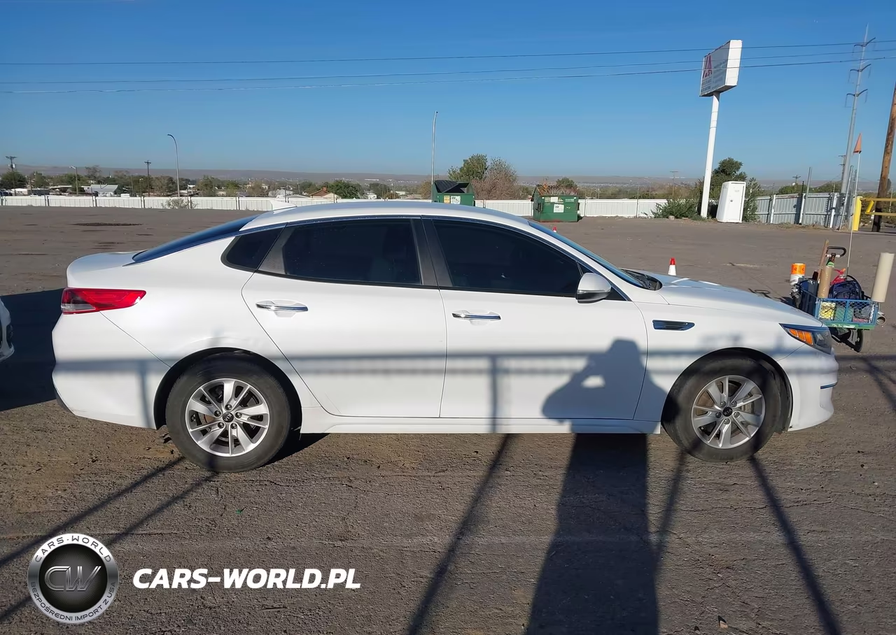 2017 Kia Optima Lx VIN:5XXGT4L31HG143651 - 13