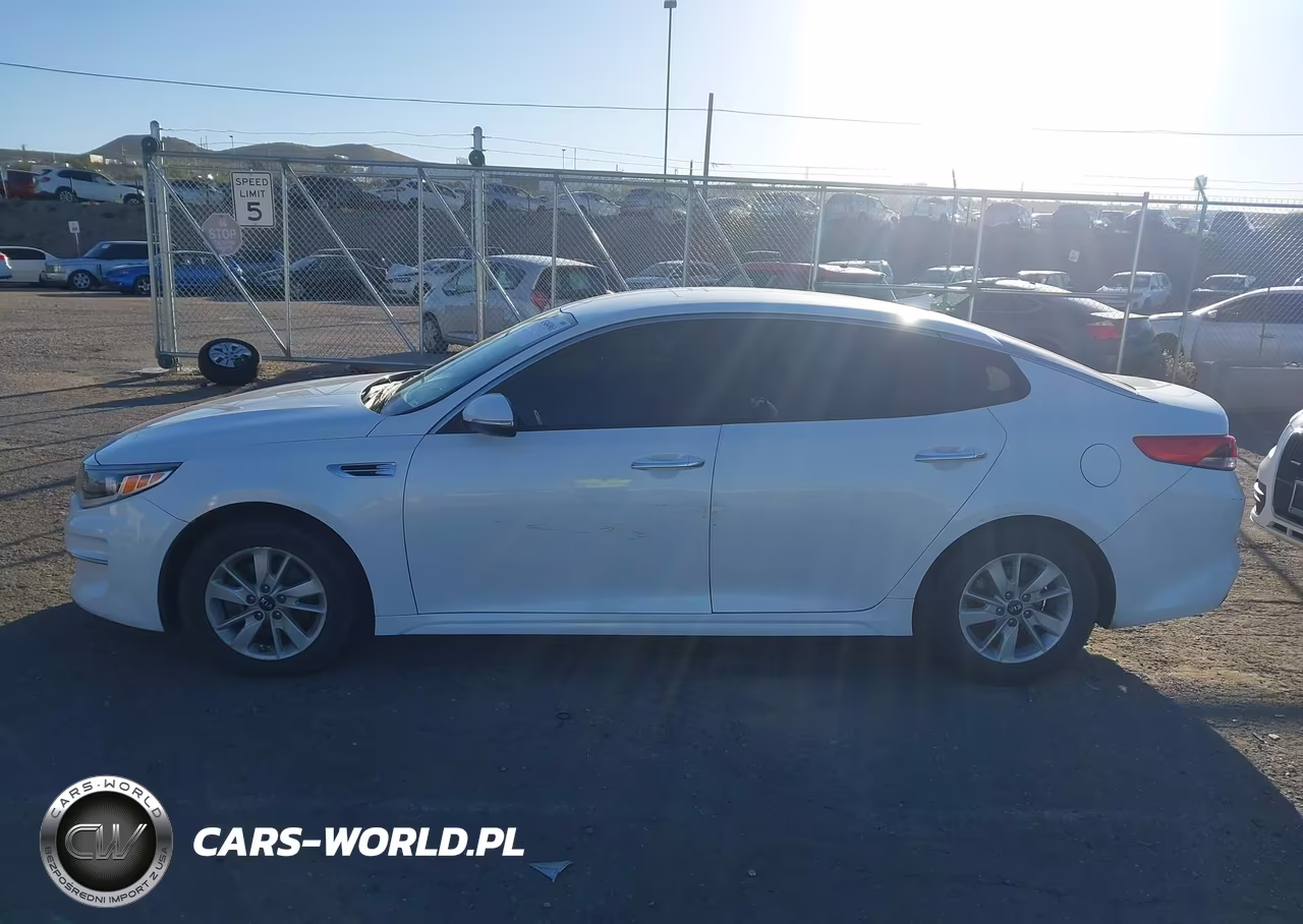 2017 Kia Optima Lx VIN:5XXGT4L31HG143651 - 14