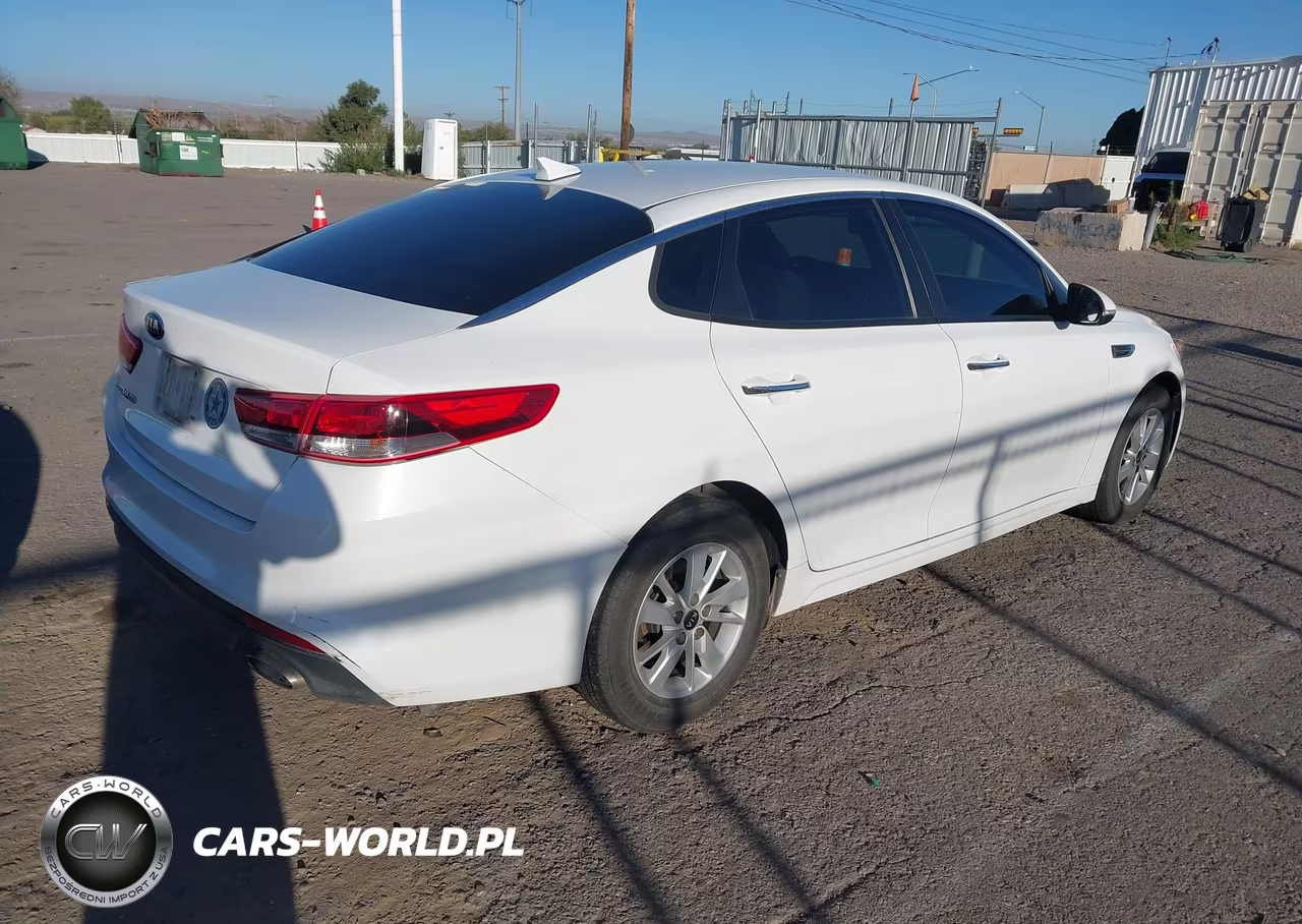2017 Kia Optima Lx VIN:5XXGT4L31HG143651 - 4