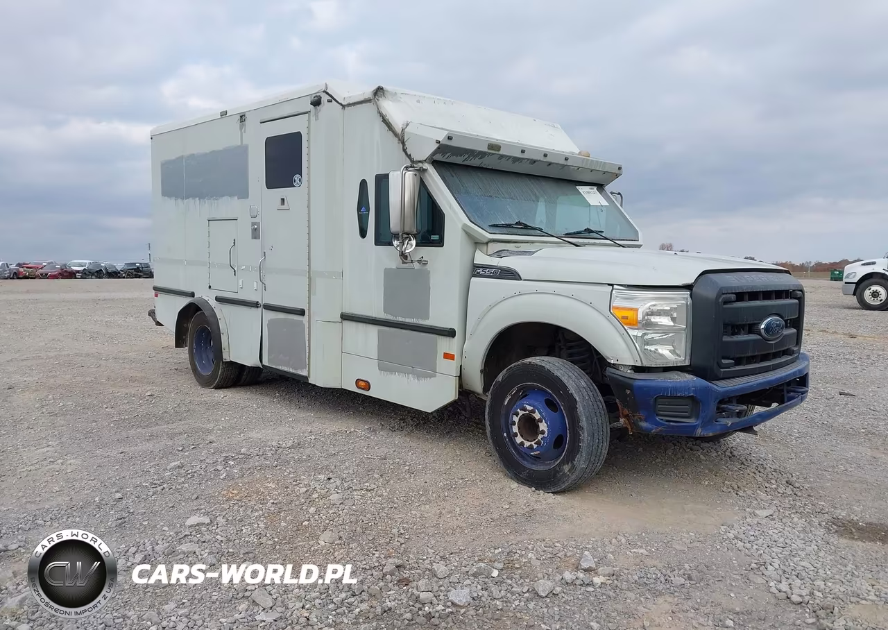 2015 Ford F-550 Chassis Xl – zdjęcie 1 z 15