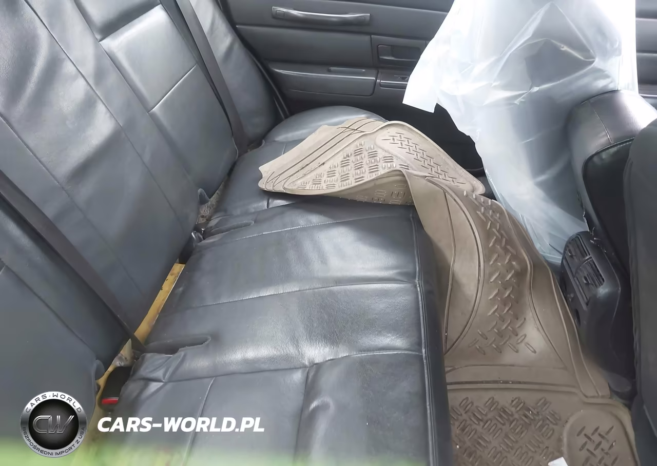 2011 Ford Crown Victoria Commercial Long Wheelbase VIN:2FABP7AV1BX179196 - 8