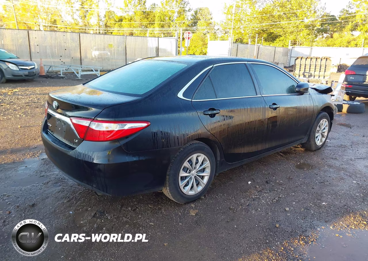 2016 Toyota Camry Le VIN:4T1BF1FK1GU172445 - 4