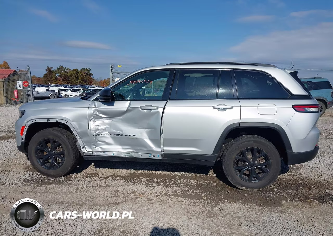 2024 Jeep Grand Cherokee Altitude 4X4 VIN:1C4RJHAG0R8935533 - 14