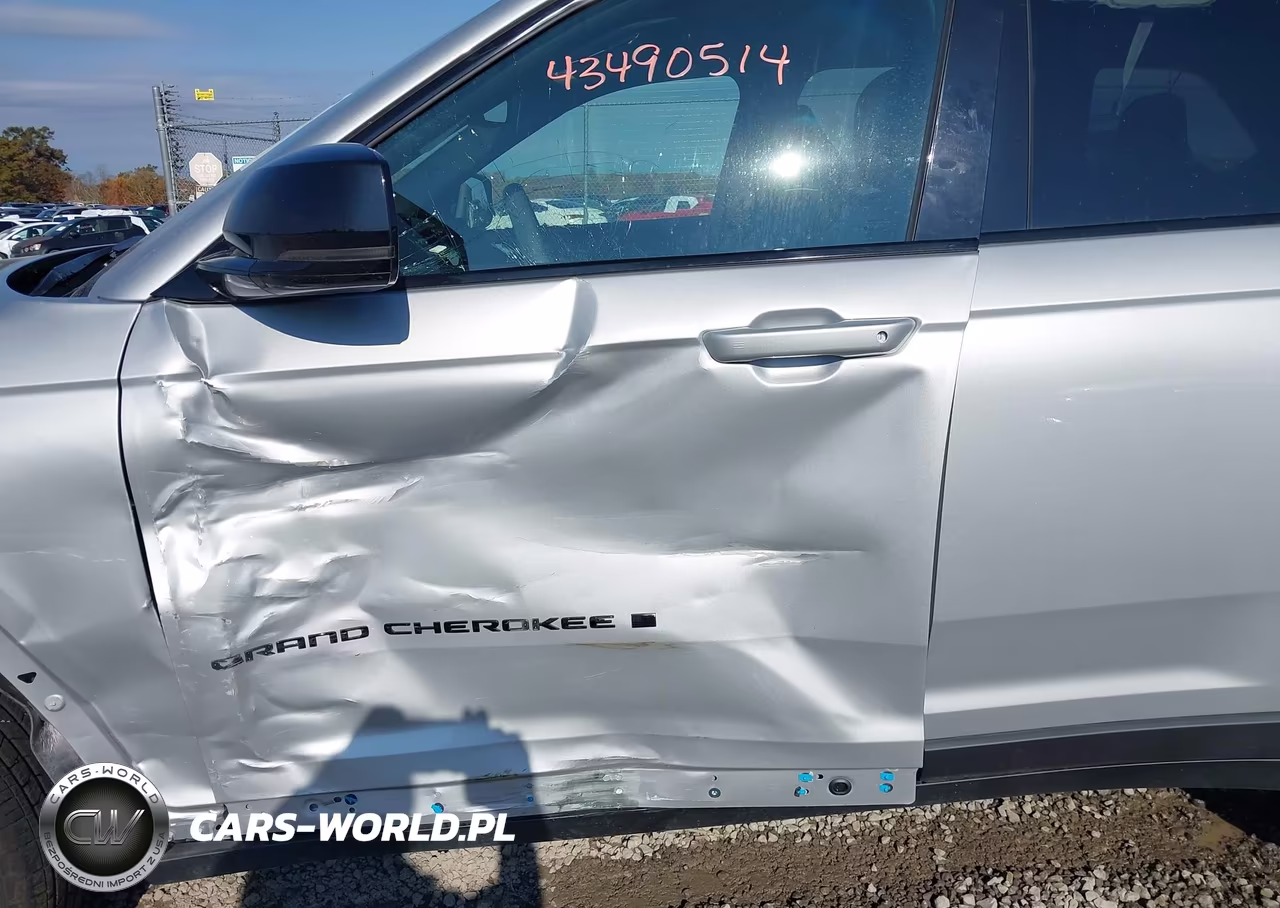2024 Jeep Grand Cherokee Altitude 4X4 VIN:1C4RJHAG0R8935533 - 17