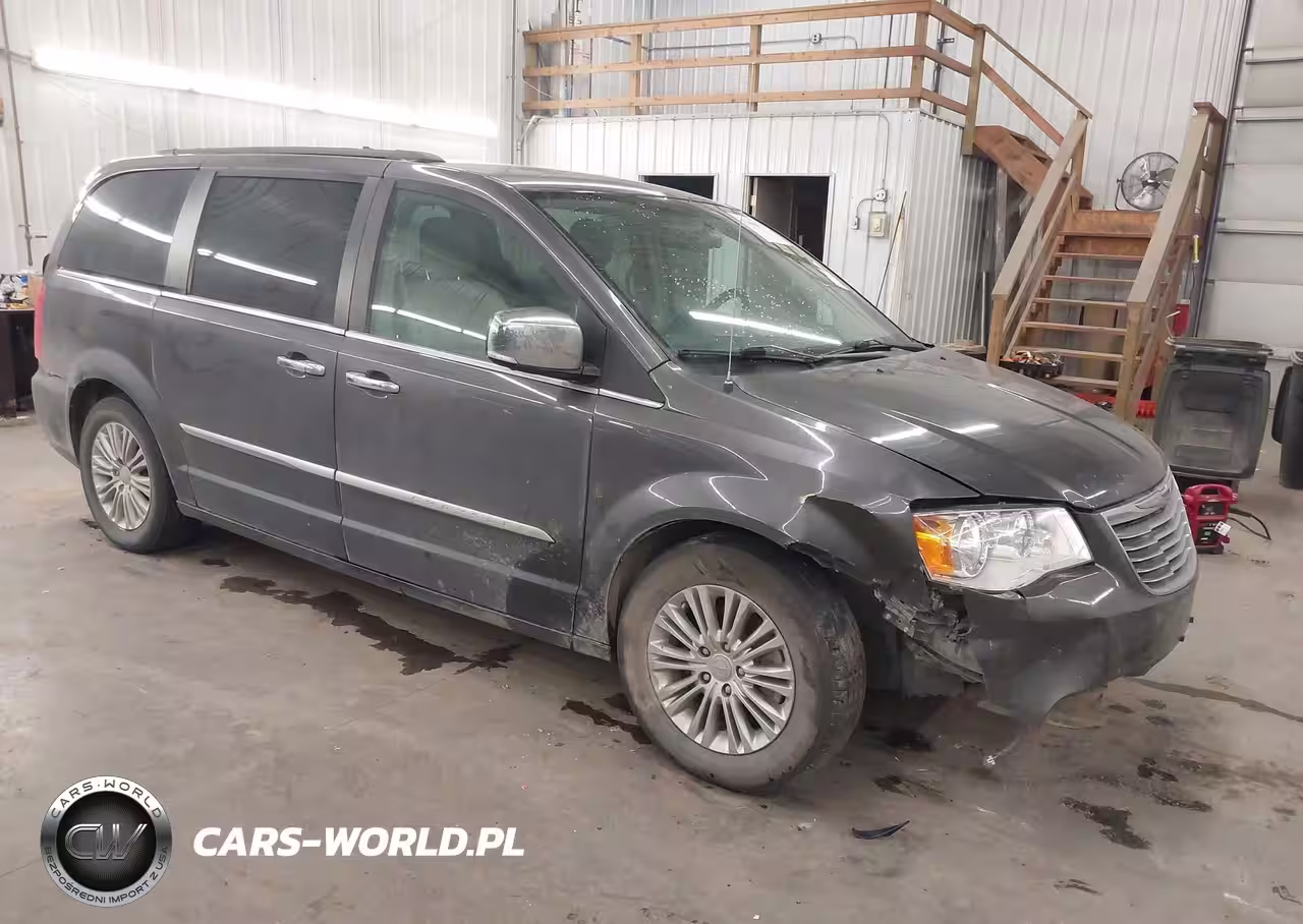 2015 Chrysler Town & Country Touring-L