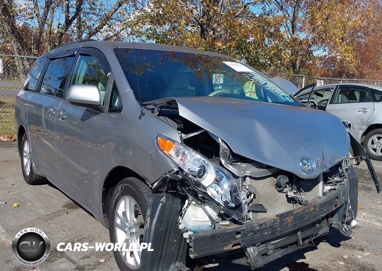2012 Toyota Sienna Le V6 8 Passenger – zdjęcie 1 z 16