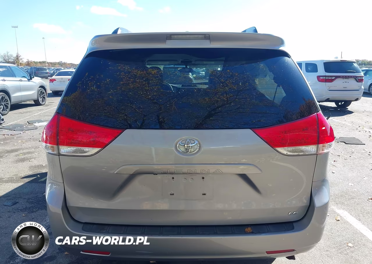 2012 Toyota Sienna Le V6 8 Passenger VIN:5TDKK3DC8CS252105 - 16