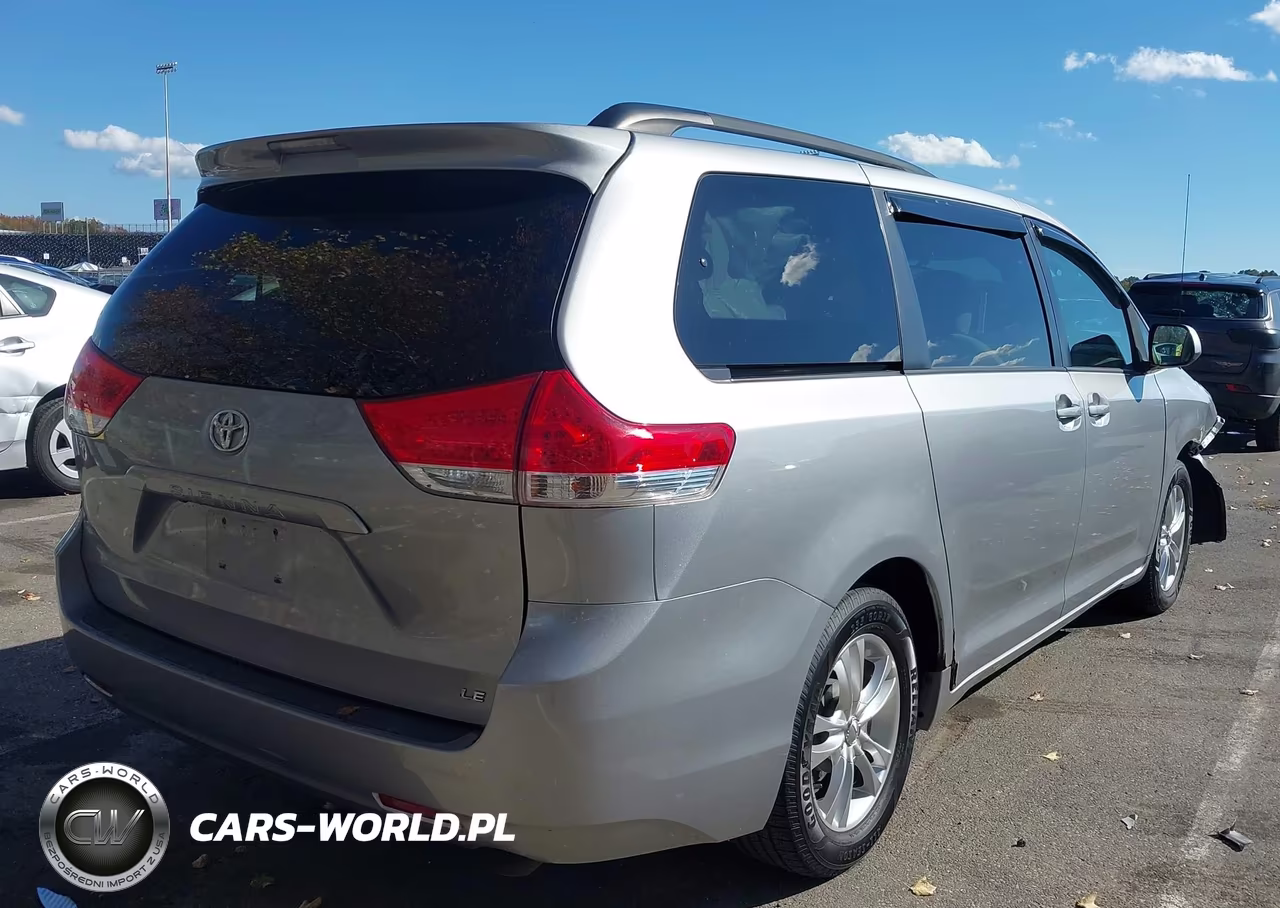 2012 Toyota Sienna Le V6 8 Passenger VIN:5TDKK3DC8CS252105 - 4