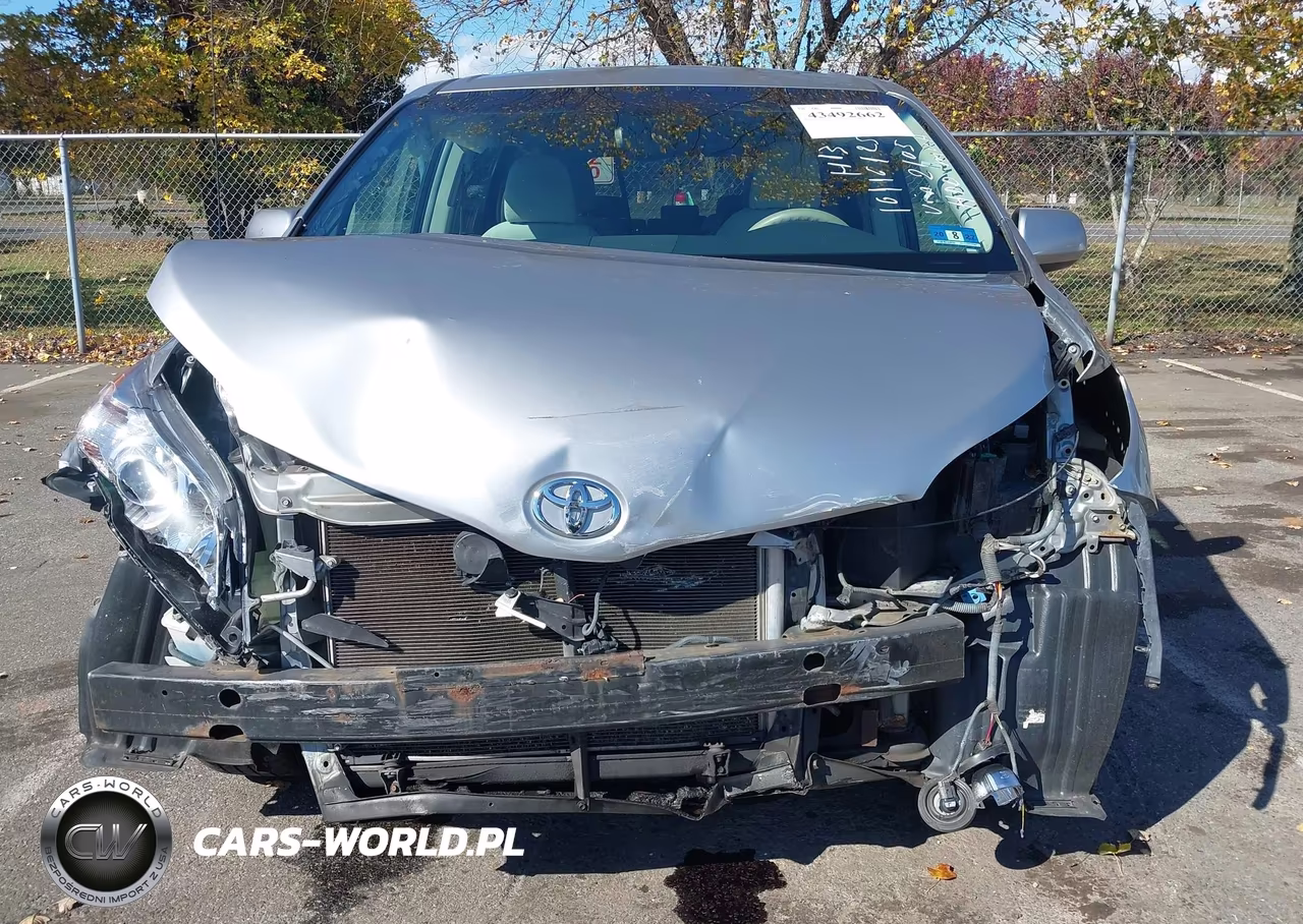 2012 Toyota Sienna Le V6 8 Passenger VIN:5TDKK3DC8CS252105 - 6