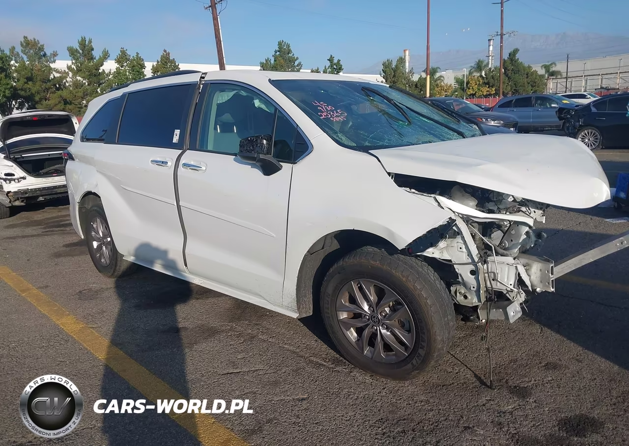 2022 Toyota Sienna Xle