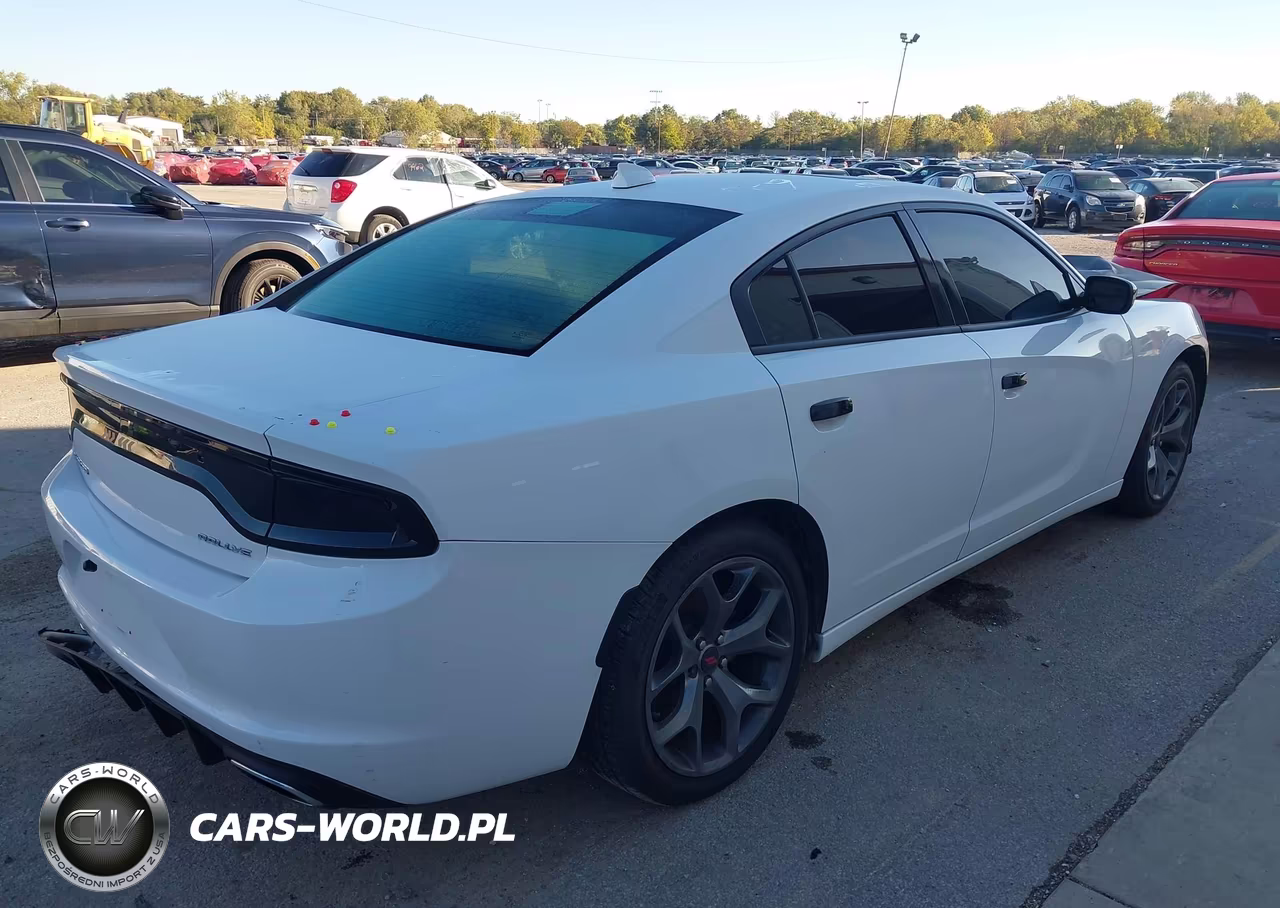 2015 Dodge Charger Sxt VIN:2C3CDXHG6FH852311 - 4