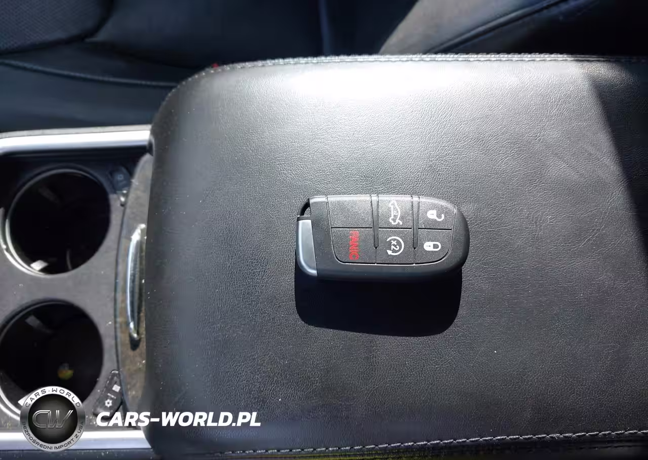 2014 Chrysler 300C VIN:2C3CCAET3EH117964 - 11