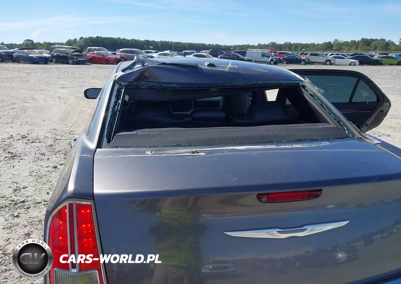 2014 Chrysler 300C VIN:2C3CCAET3EH117964 - 6