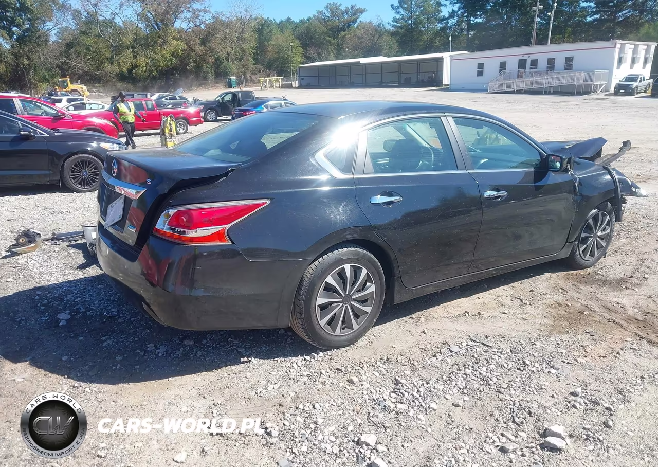 2014 Nissan Altima 2.5 S VIN:1N4AL3APXEN330740 - 4