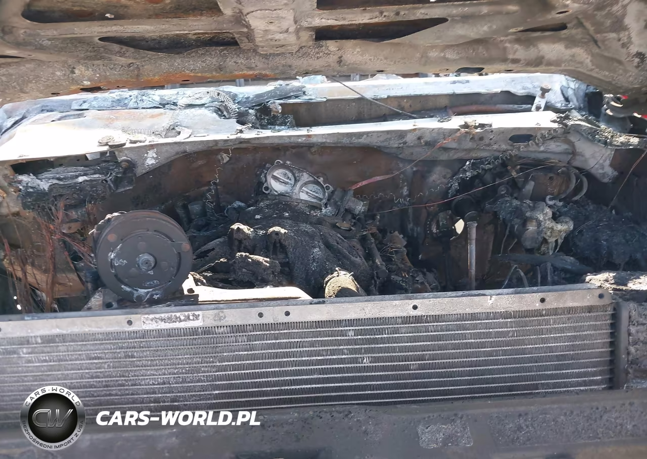 2011 Ford F-550 Chassis Xlt VIN:1FDUF5GY1BEB78235 - 10