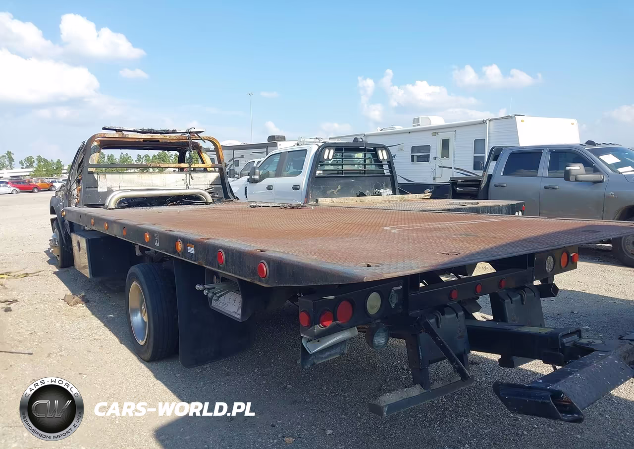 2011 Ford F-550 Chassis Xlt VIN:1FDUF5GY1BEB78235 - 3
