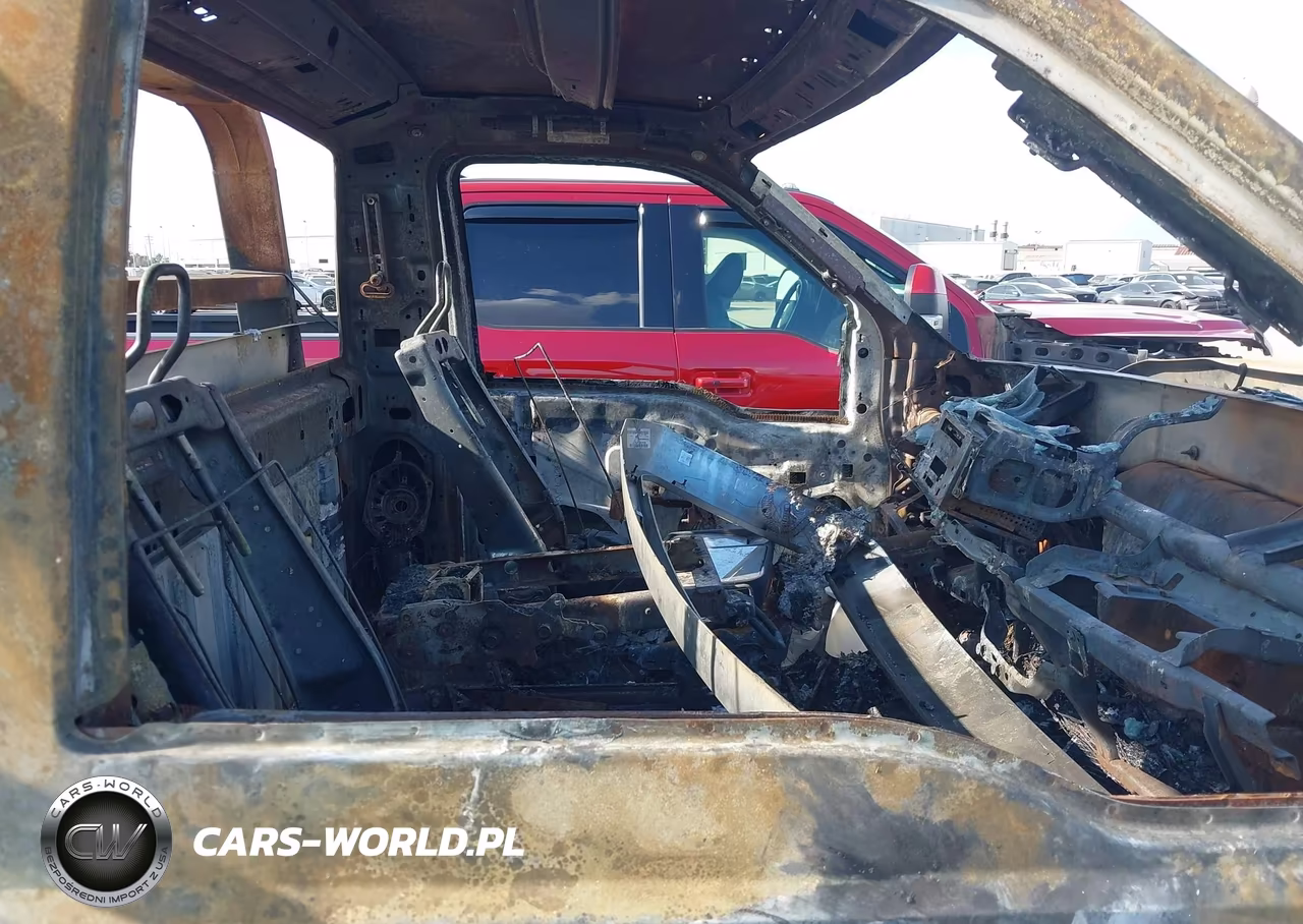 2011 Ford F-550 Chassis Xlt VIN:1FDUF5GY1BEB78235 - 5