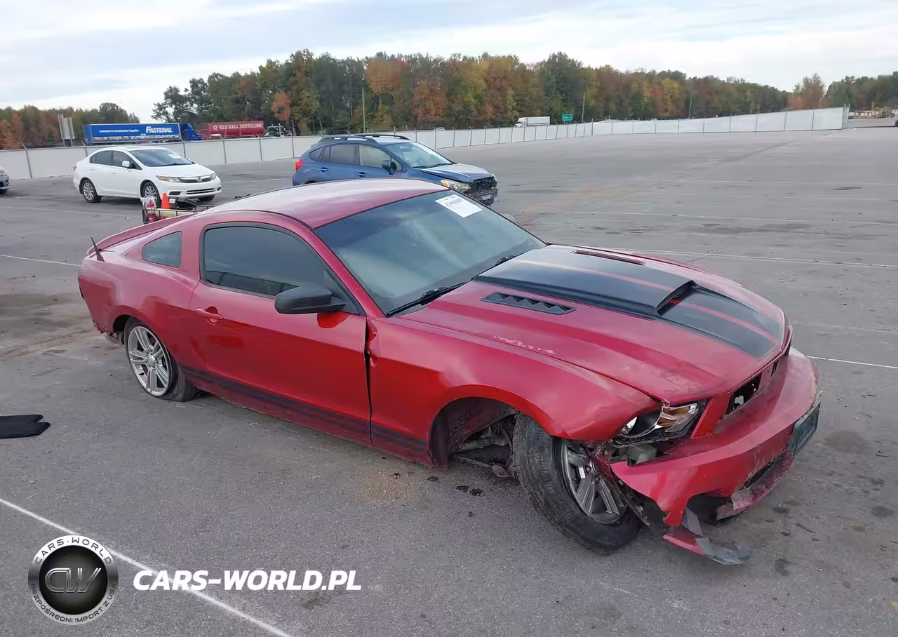 2010 Ford Mustang V6-V6 Premium