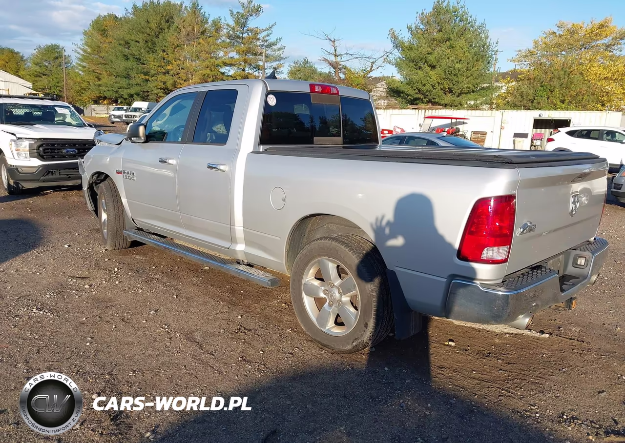 2015 Ram 1500 Big Horn VIN:1C6RR6GT6FS628715 - 3