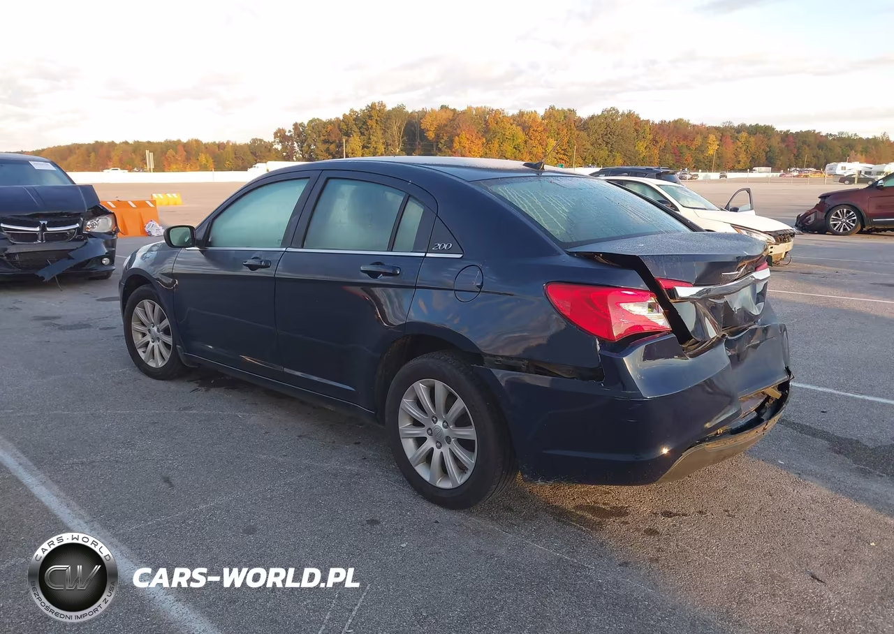 2013 Chrysler 200 Touring VIN:1C3CCBBB8DN688941 - 3