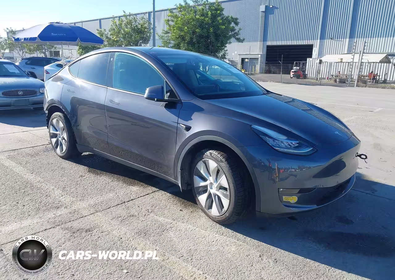 2022 Tesla Model Y Long Range Dual Motor All-Wheel Drive – zdjęcie 1 z 21