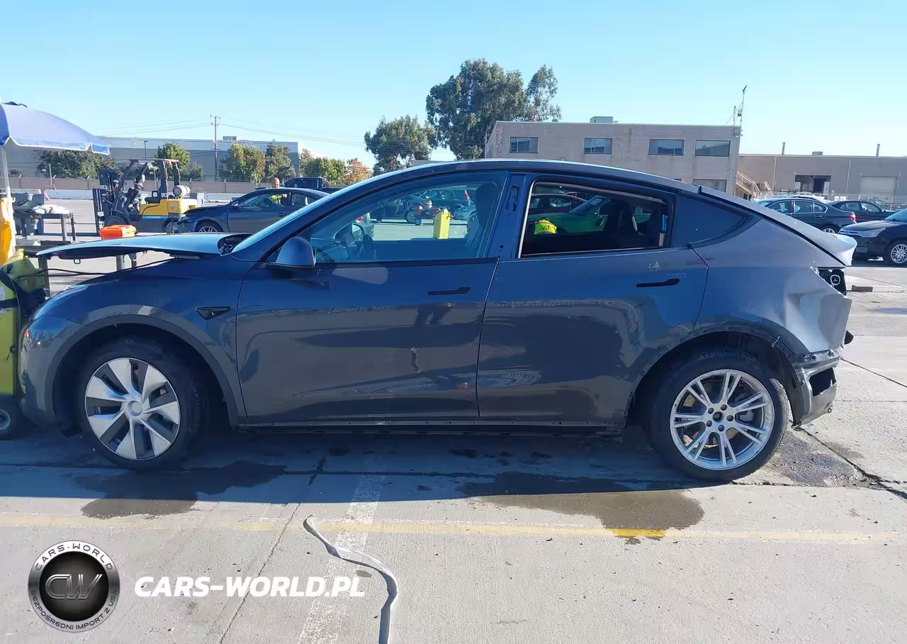 2022 Tesla Model Y Long Range Dual Motor All-Wheel Drive VIN:7SAYGDEE9NF337966 - 15