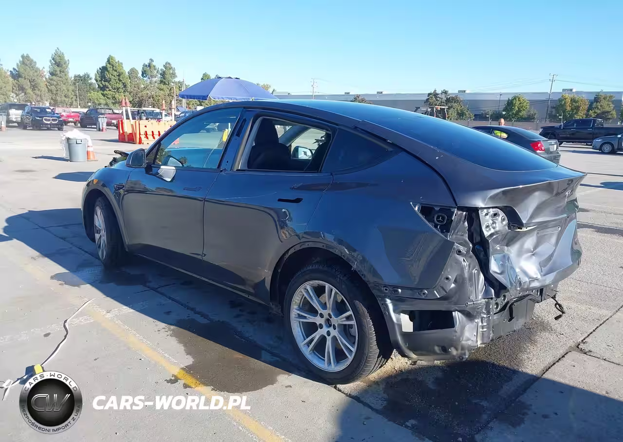 2022 Tesla Model Y Long Range Dual Motor All-Wheel Drive VIN:7SAYGDEE9NF337966 - 3