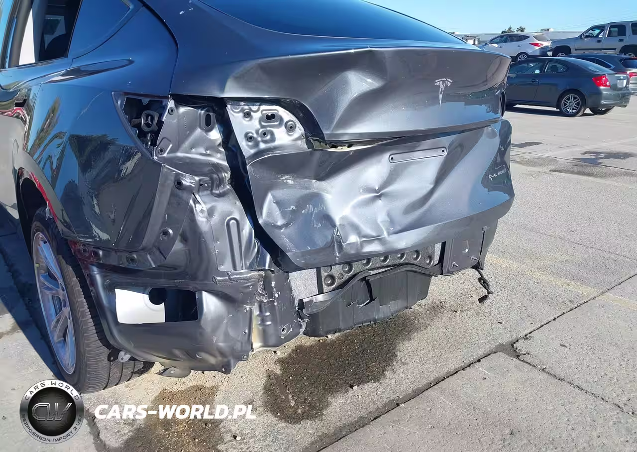 2022 Tesla Model Y Long Range Dual Motor All-Wheel Drive VIN:7SAYGDEE9NF337966 - 6