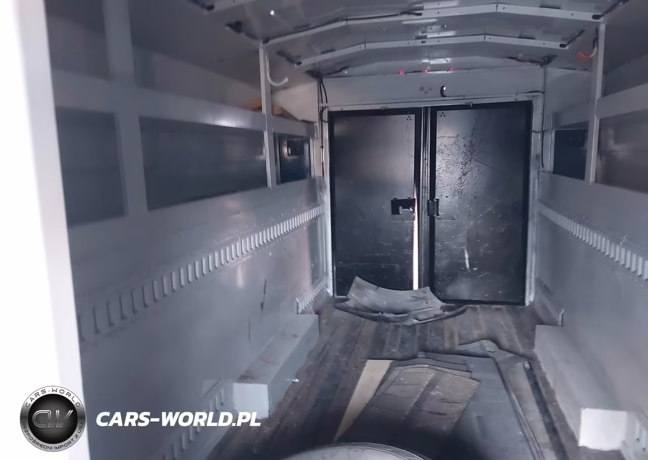 2019 Ford Transit-350 Cutaway VIN:1FDBF6PM9KKB25858 - 8