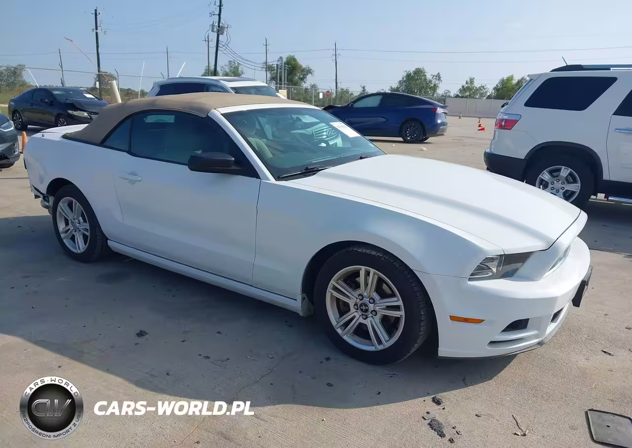 2014 Ford Mustang V6