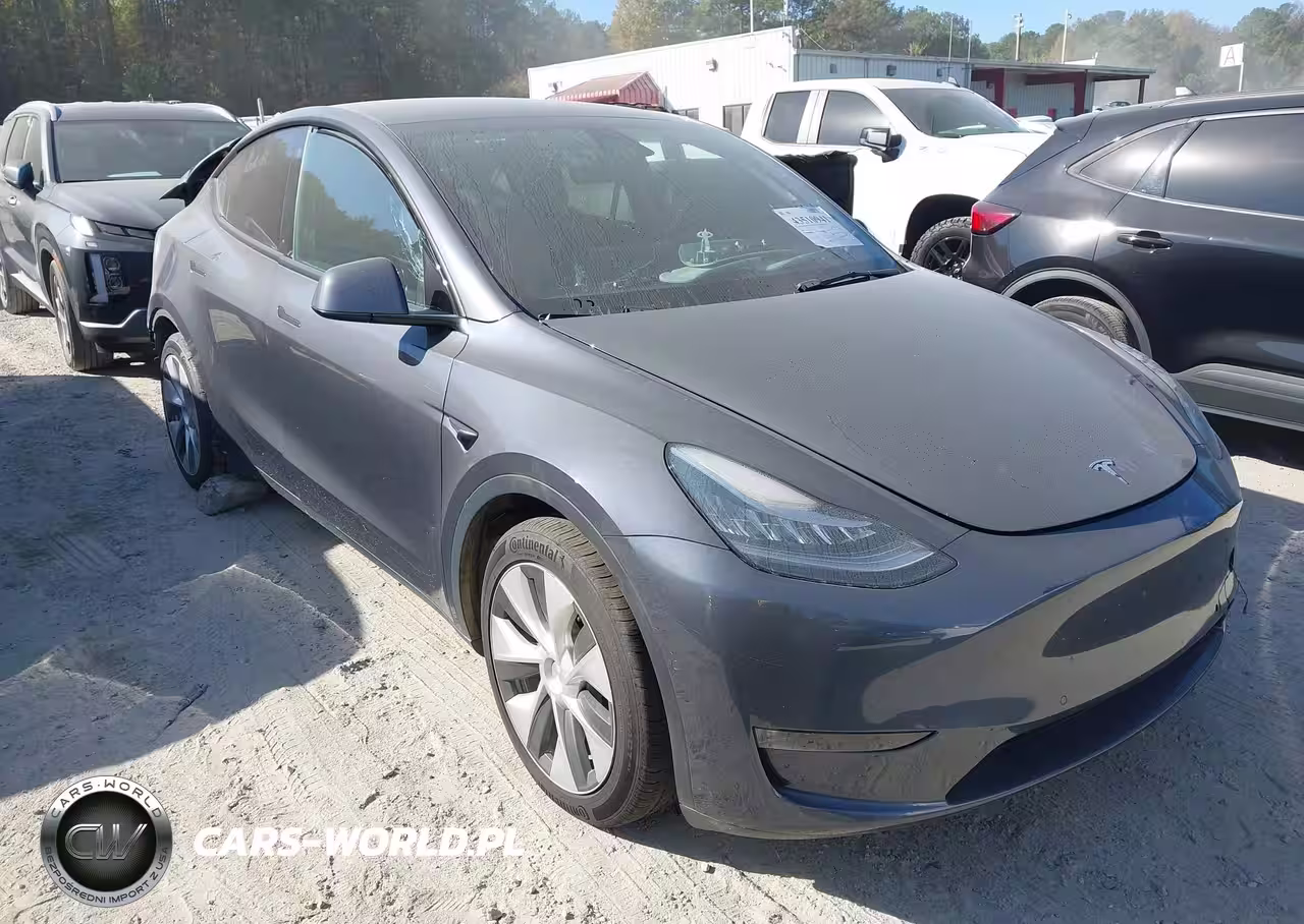 2022 Tesla Model Y Long Range Dual Motor All-Wheel Drive