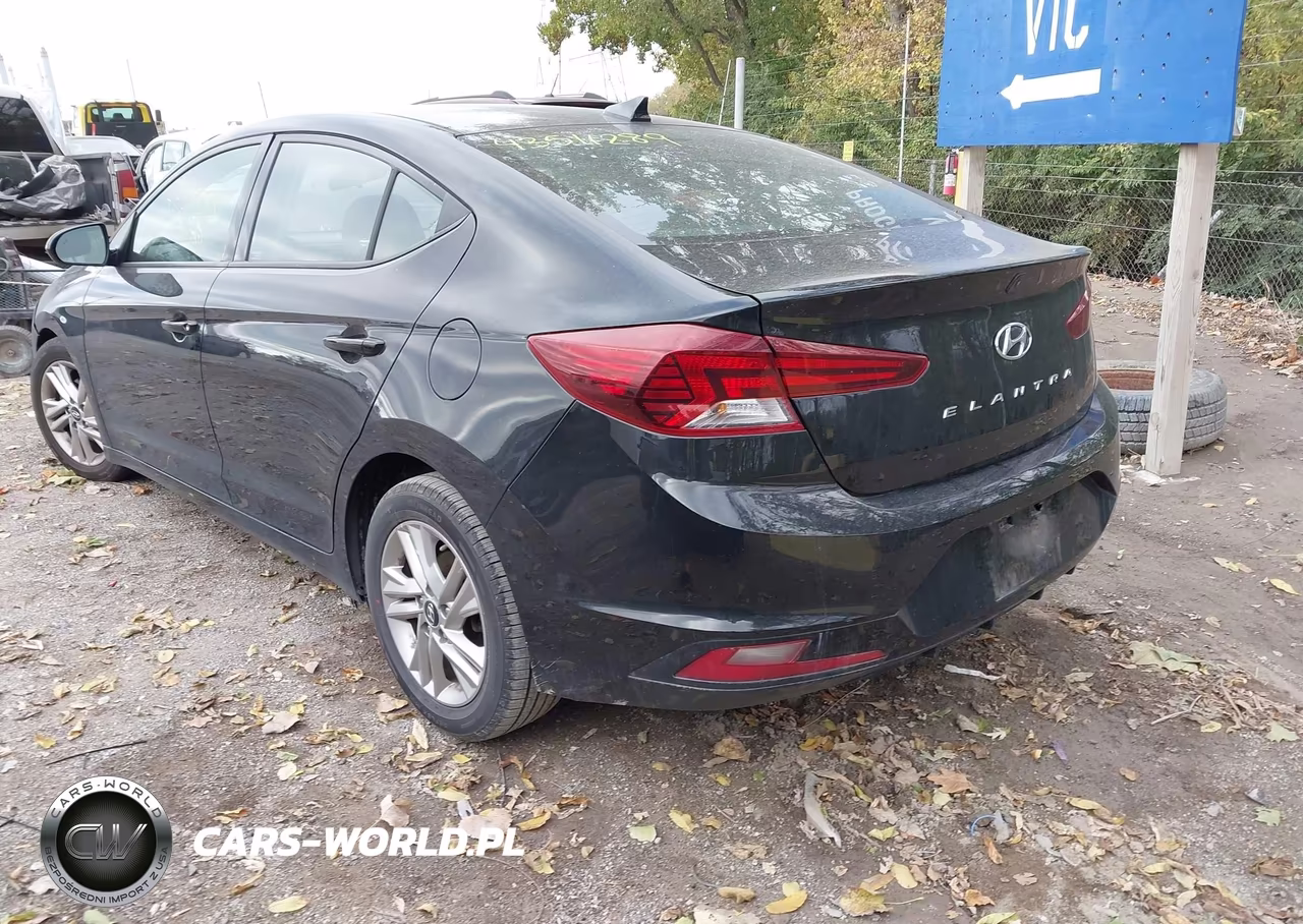 2019 Hyundai Elantra Sel VIN:5NPD84LF0KH453123 - 3