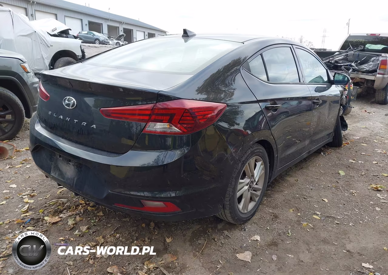 2019 Hyundai Elantra Sel VIN:5NPD84LF0KH453123 - 4