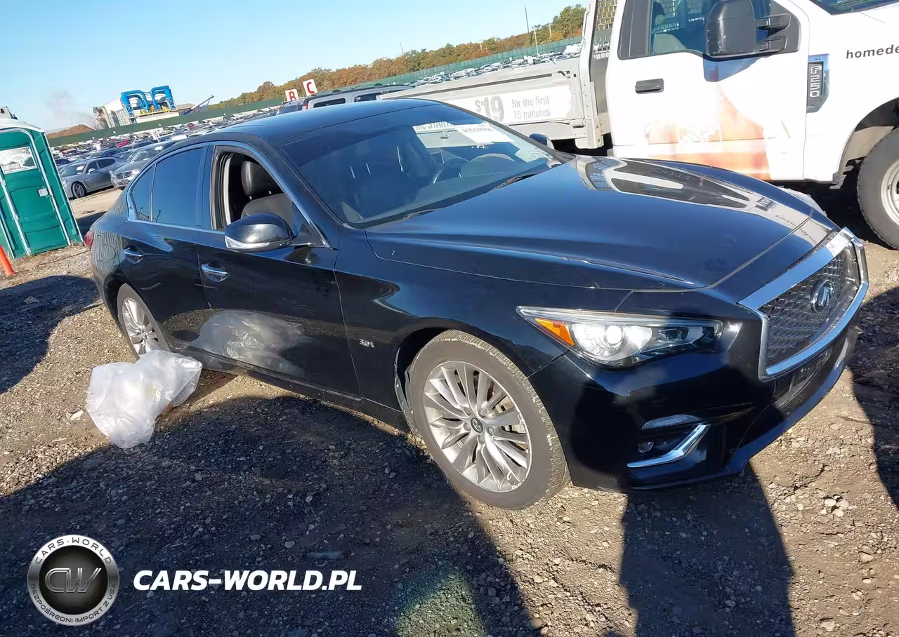 2018 Infiniti Q50 3.0T Luxe-3.0T Sport