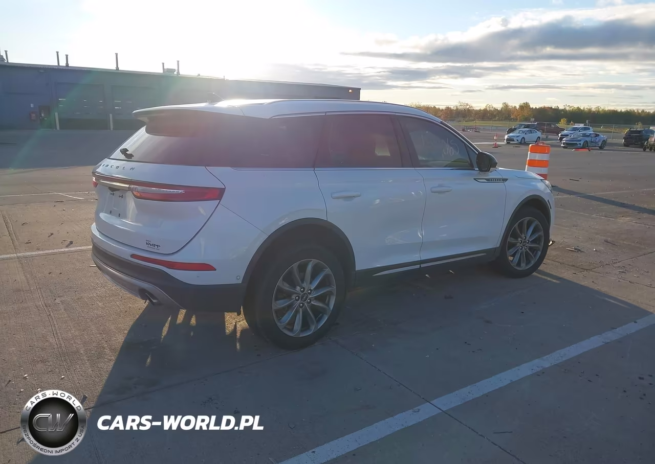 2020 Lincoln Corsair Standard VIN:5LMCJ1D99LUL11750 - 4