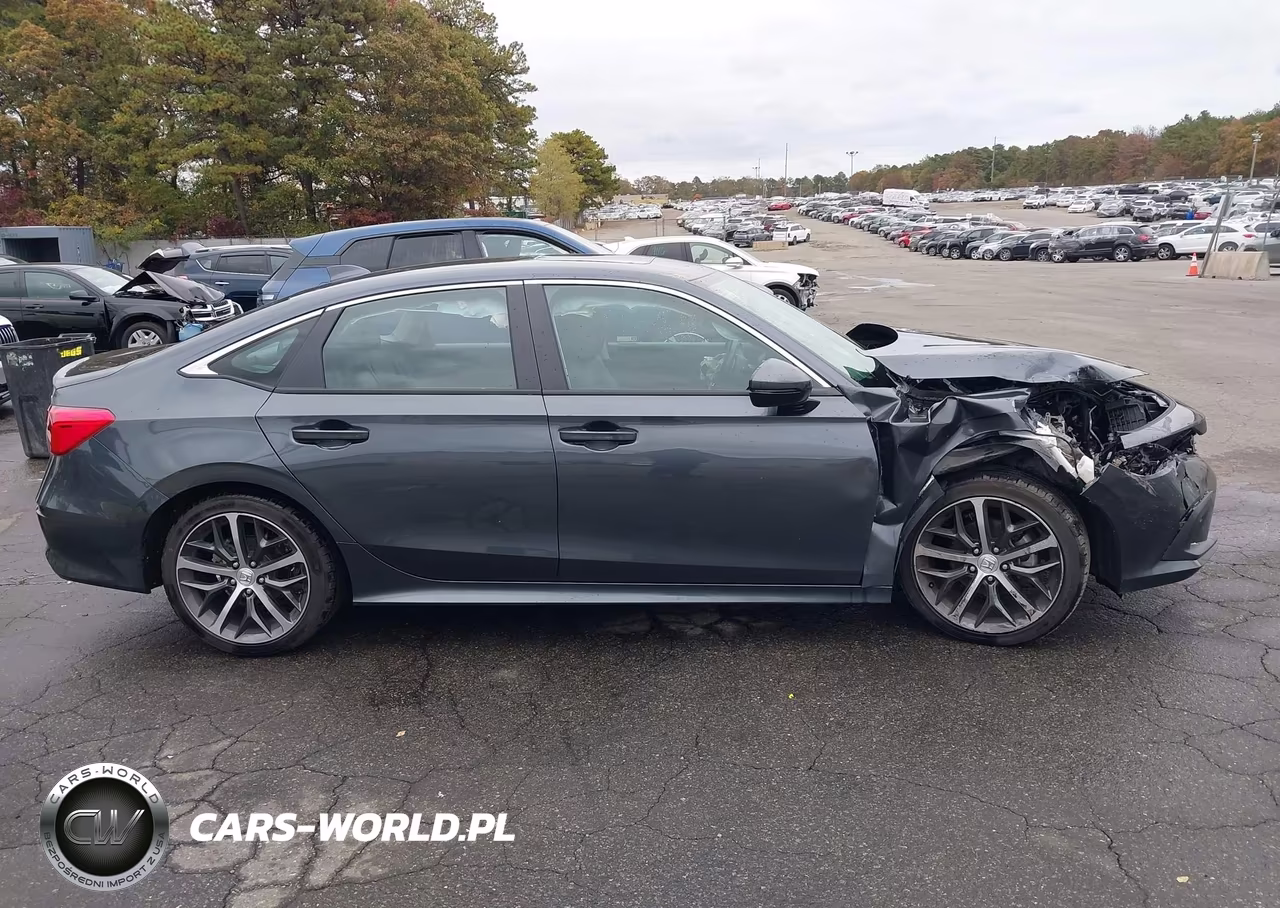 2024 Honda Civic Touring VIN:2HGFE1F91RH310188 - 12